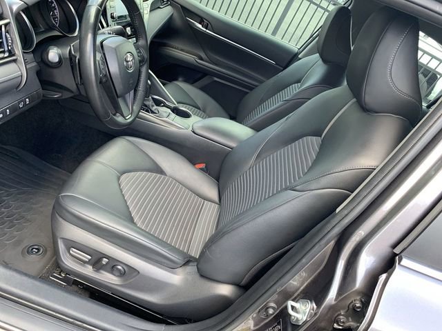 Used 2022 Toyota Camry SE w/ Convenience Package FWD image 18