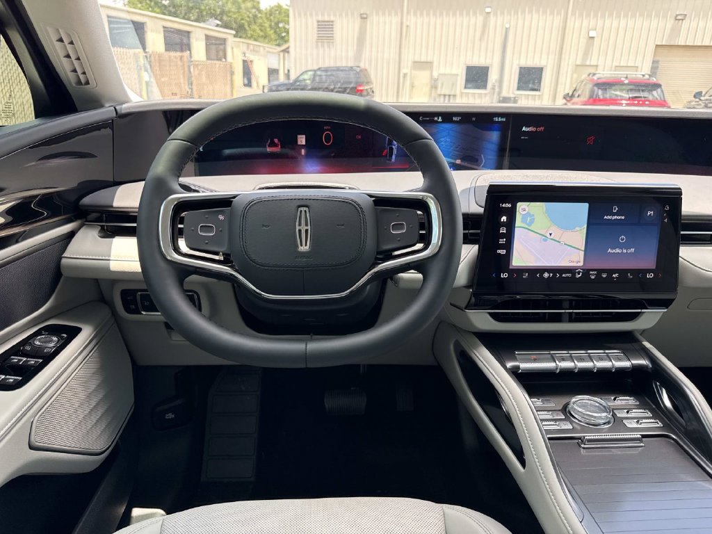 New 2026 Lincoln Nautilus Premier AWD/4WD image 17