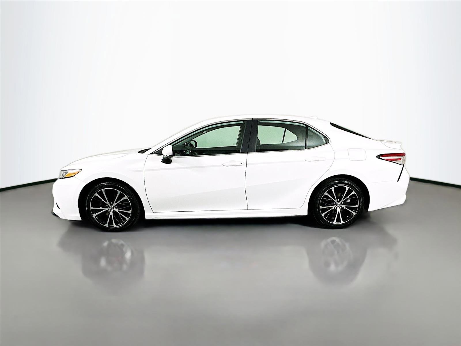 Certified 2020 Toyota Camry SE FWD image 8