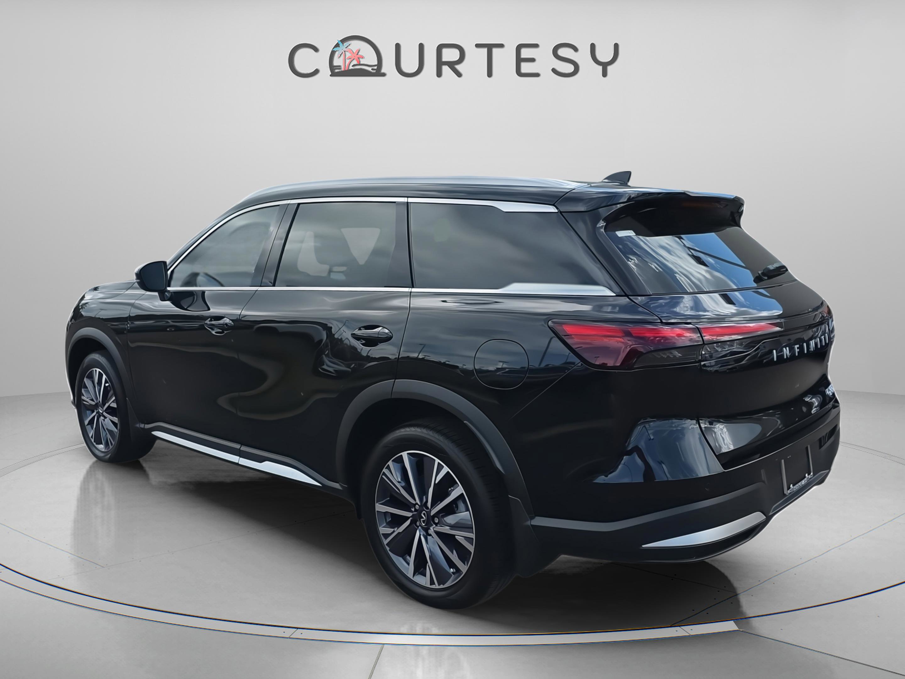 Used 2026 INFINITI QX60 Luxe w/ Cargo Package AWD/4WD image 3