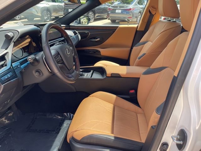 Used 2023 Lexus ES 300h Ultra Luxury w/ Accessory Package (Z1) FWD image 9