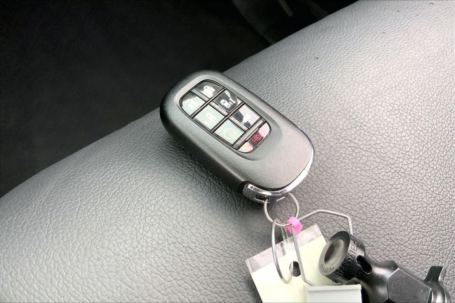 Used 2025 Honda Odyssey Touring image 15