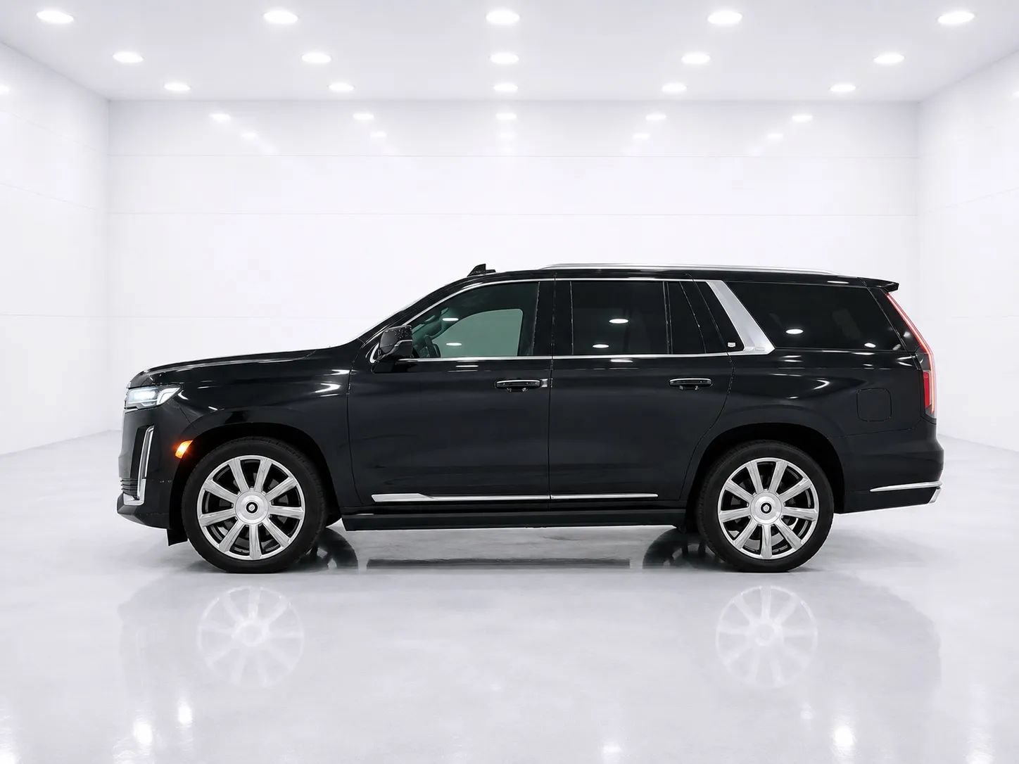 Used 2021 Cadillac Escalade ESV Premium Luxury Platinum AWD/4WD image 2