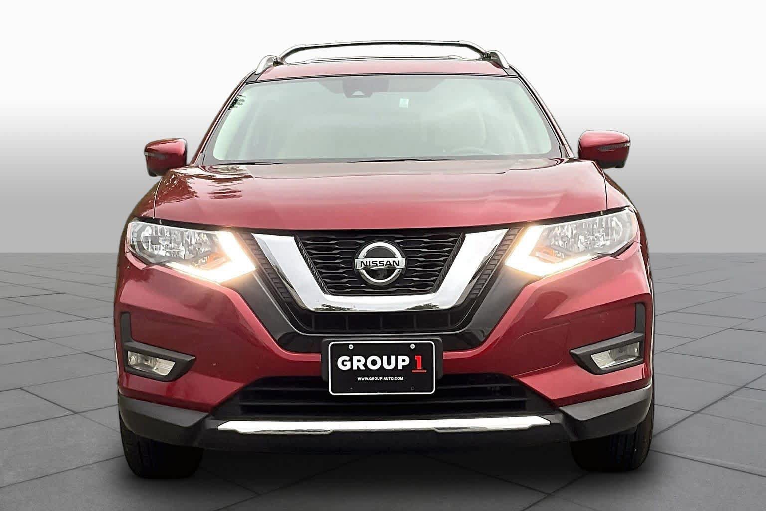 Used 2020 Nissan Rogue SV w/ Sun & Sound Touring Package AWD/4WD image 3