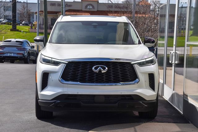 Used 2025 INFINITI QX60 Luxe w/ Lighting Package (N94) FWD image 12