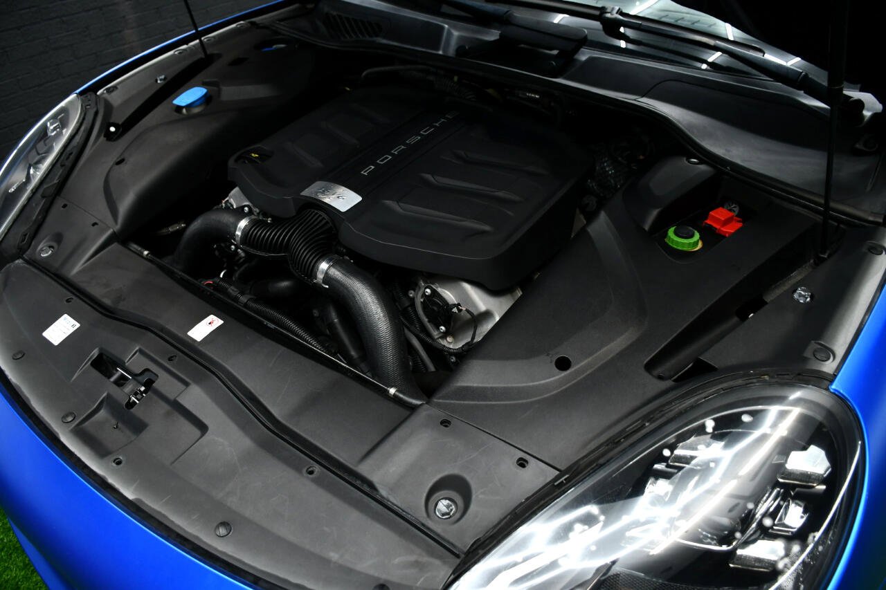 Used 2017 Porsche Cayenne GTS image 15