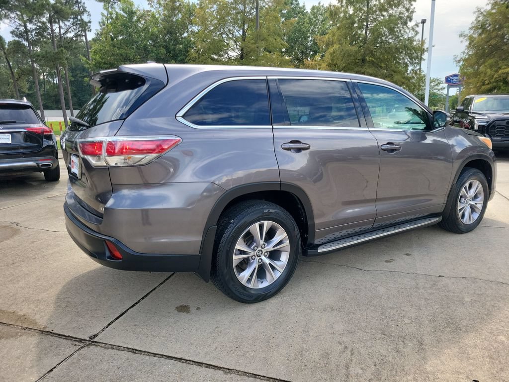 Used 2016 Toyota Highlander Plus FWD image 7