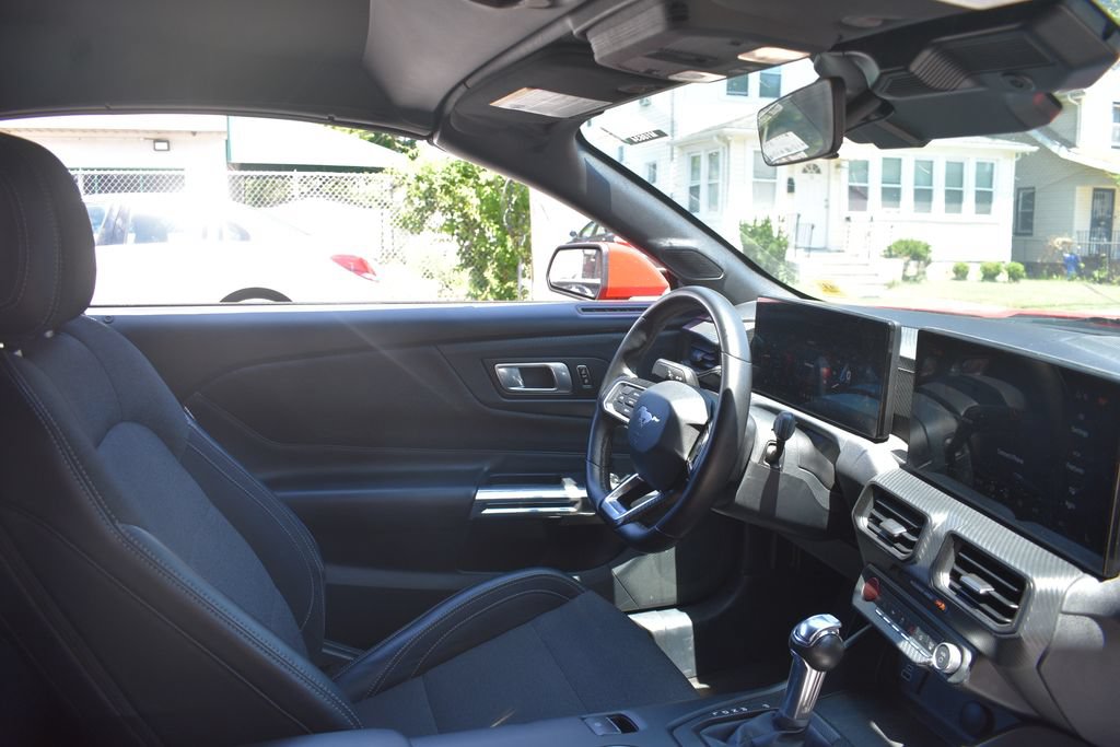 Used 2024 Ford Mustang Convertible RWD image 26