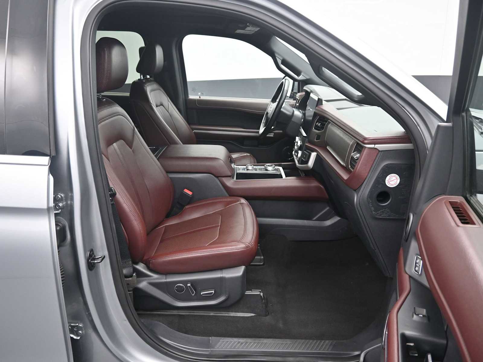 Used 2023 Ford Expedition Limited image 10