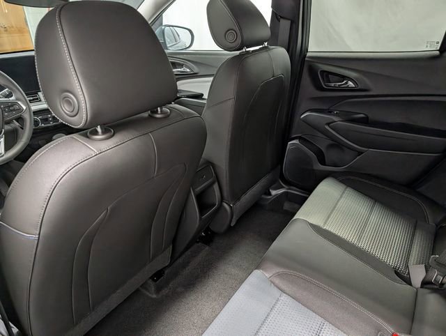 New 2026 Chevrolet Trax LT w/ Sunroof Package FWD image 13