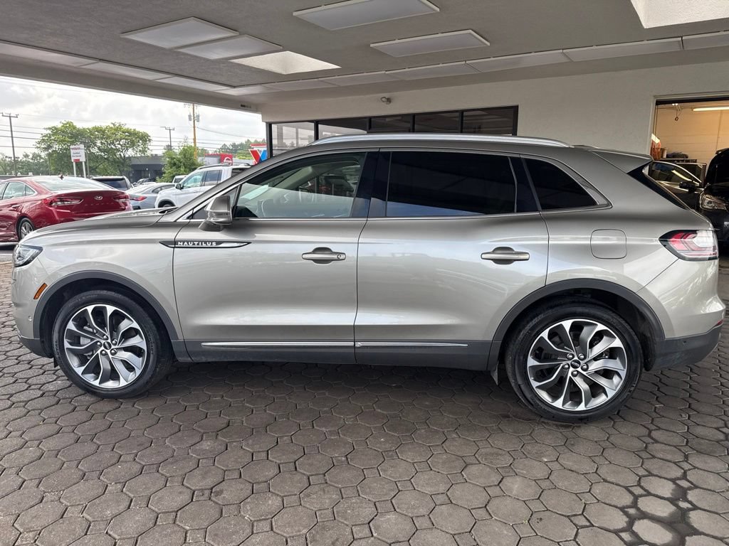 Used 2023 Lincoln Nautilus Reserve w/ Equipment Group 201A AWD/4WD image 8