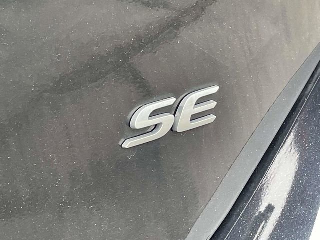 Used 2018 Toyota Corolla SE FWD image 12