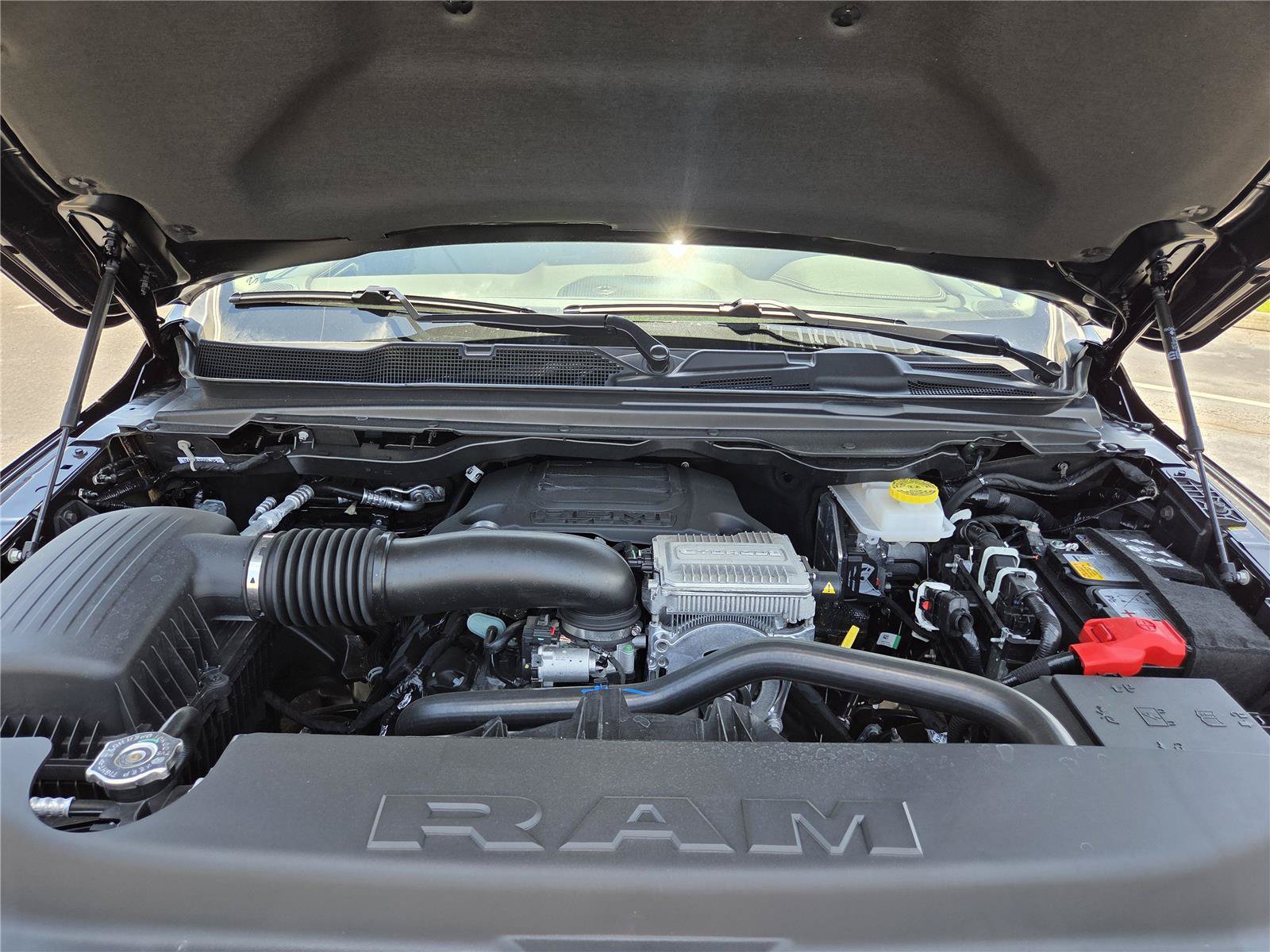 New 2026 RAM 1500 Laramie w/ Laramie Southwest Edition AWD/4WD image 30