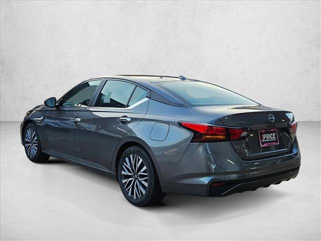 Used 2025 Nissan Altima 2.5 SV FWD image 7
