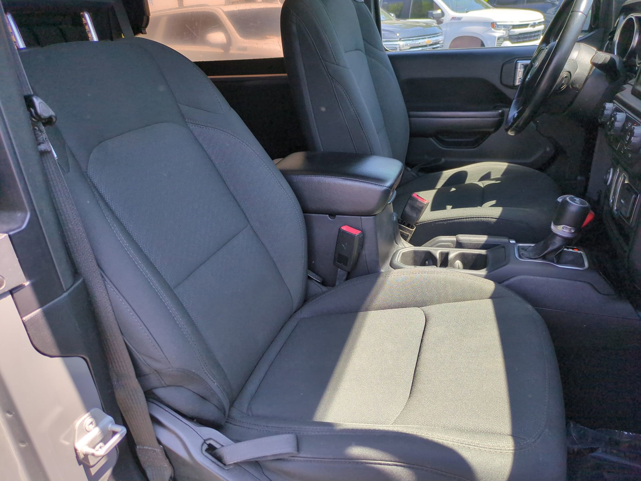 Used 2021 Jeep Wrangler Sport AWD/4WD image 31
