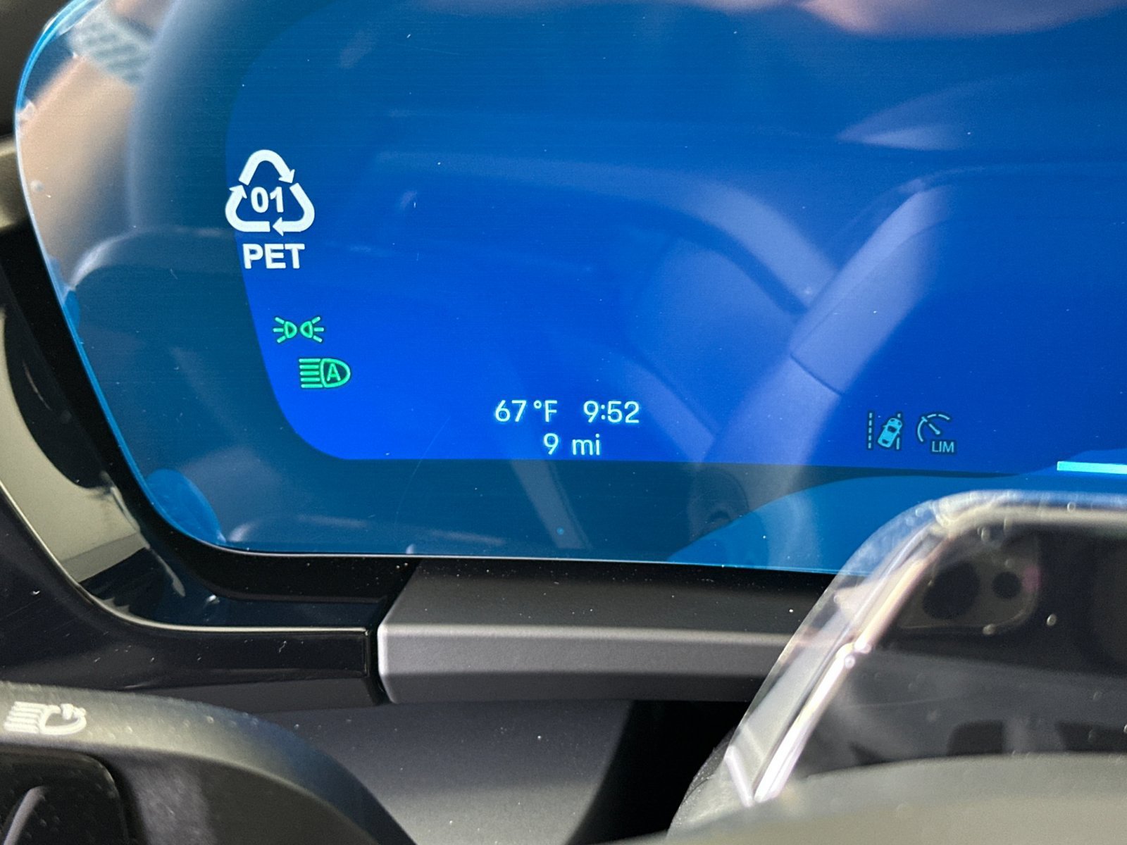New 2026 Porsche Macan Turbo Electric AWD/4WD image 32