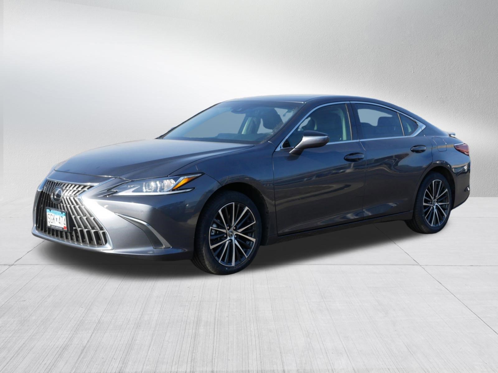 Used 2024 Lexus ES 250 w/ Premium Package image 3