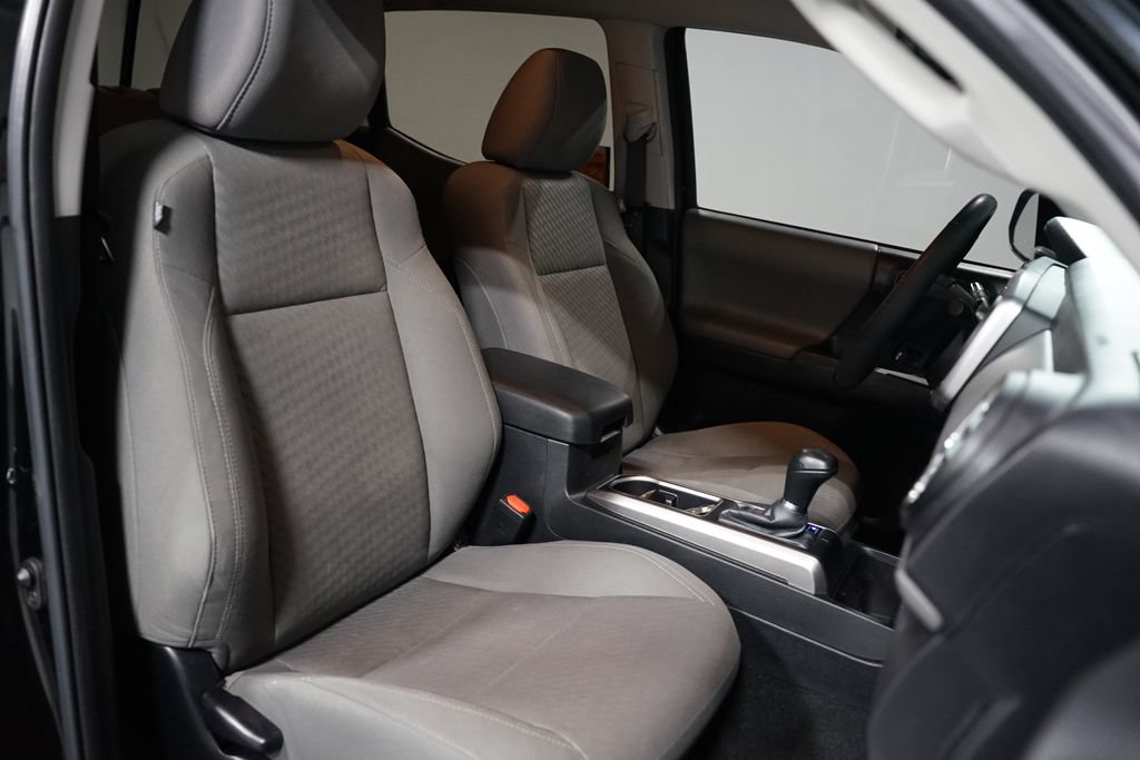 Certified 2023 Toyota Tacoma SR5 AWD/4WD image 29
