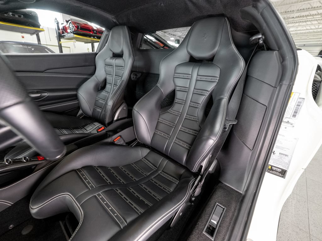 Used 2018 Ferrari 488 GTB RWD image 13
