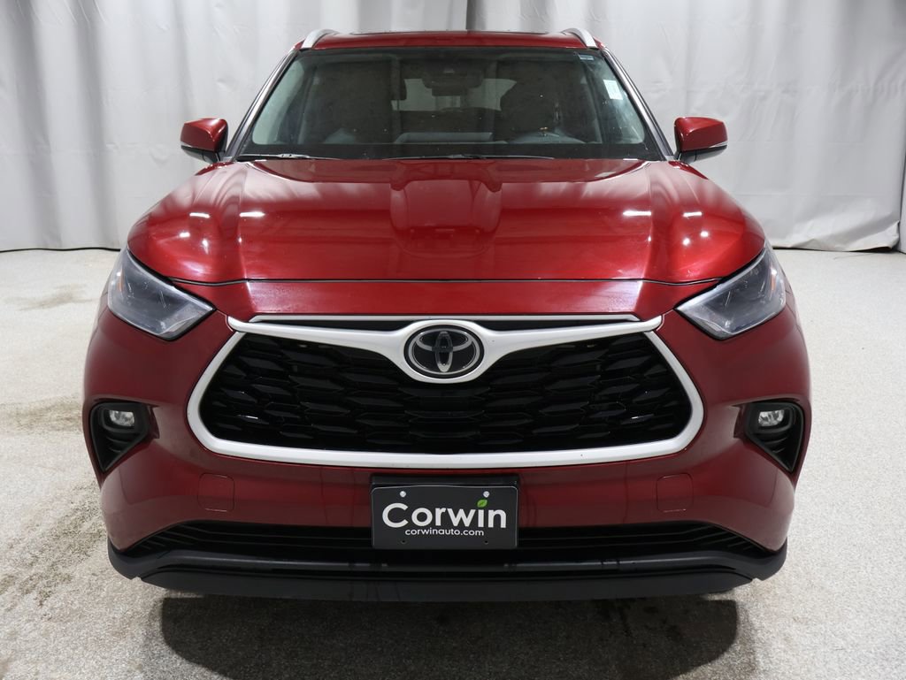 Used 2024 Toyota Highlander XLE image 7
