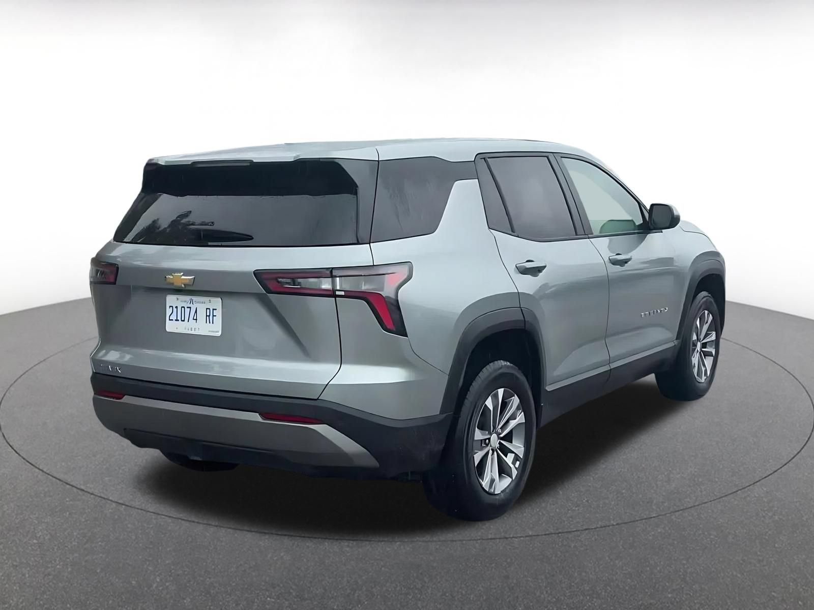 Used 2025 Chevrolet Equinox LT FWD image 13