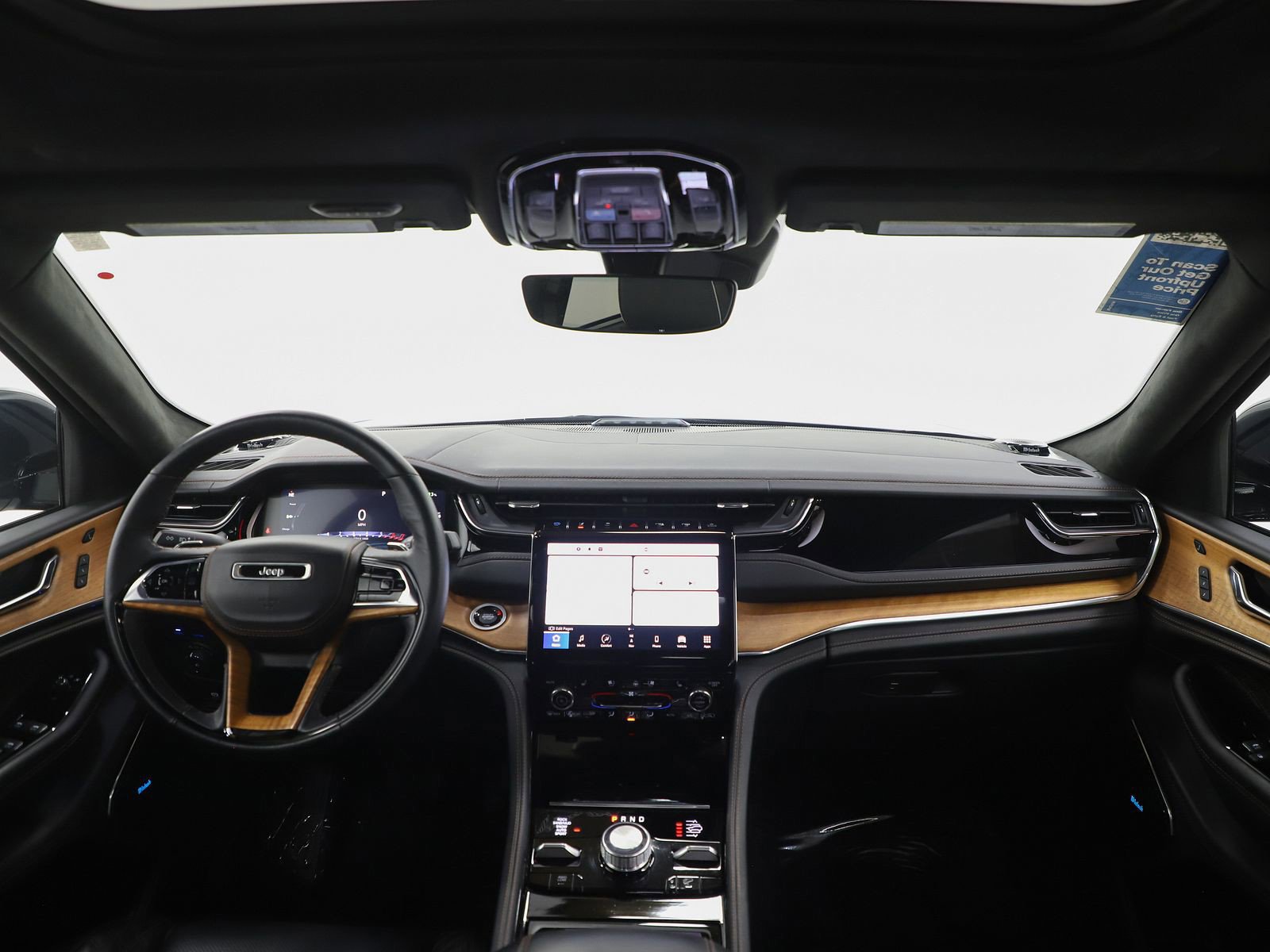 Used 2024 Jeep Grand Cherokee Summit AWD/4WD image 13