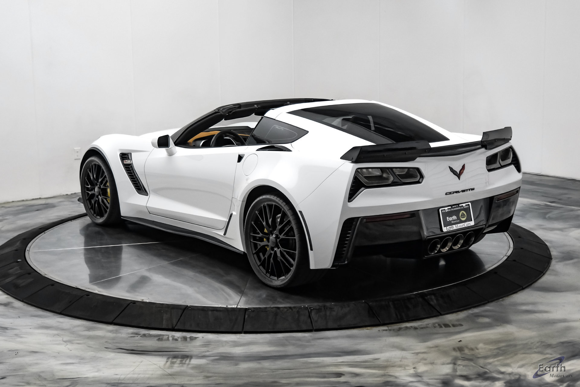 Used 2016 Chevrolet Corvette Z06 w/ 2LZ Preferred Equipment Group RWD image 14