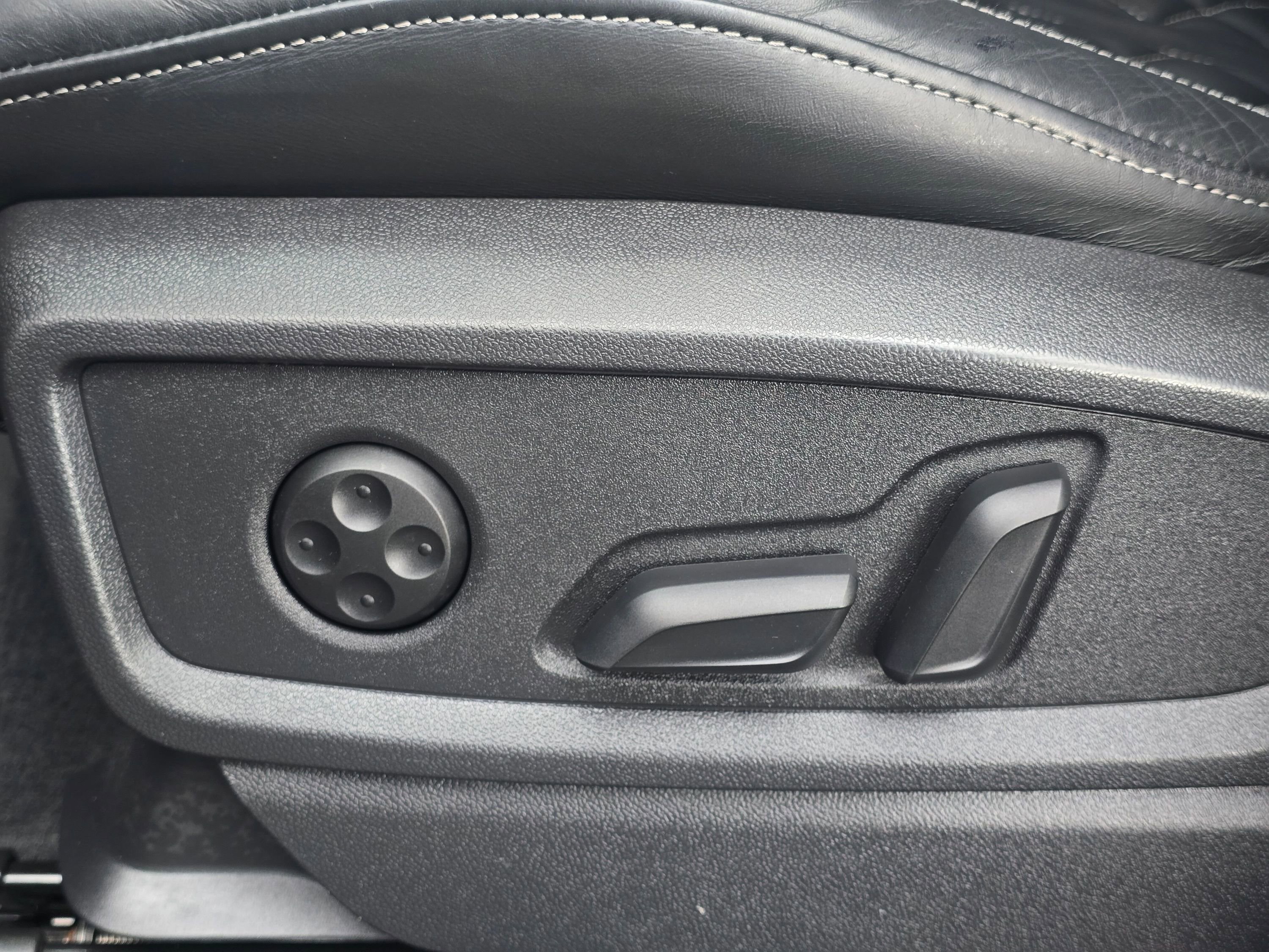 Used 2023 Audi SQ5 Premium Plus w/ Premium Plus Package image 37