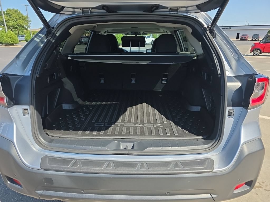 Used 2023 Subaru Outback Onyx Edition XT AWD/4WD image 5