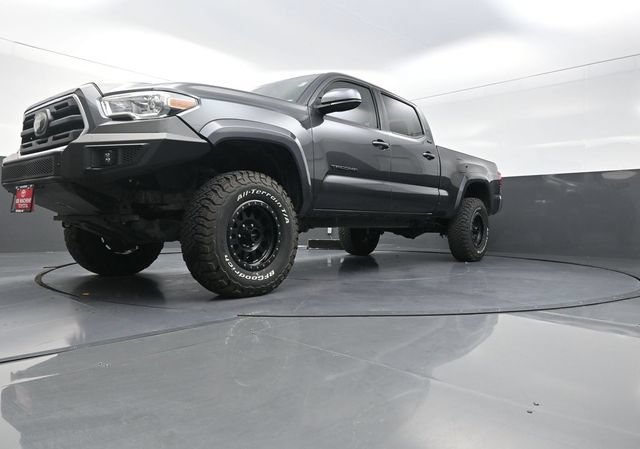 Used 2019 Toyota Tacoma SR5 AWD/4WD image 35