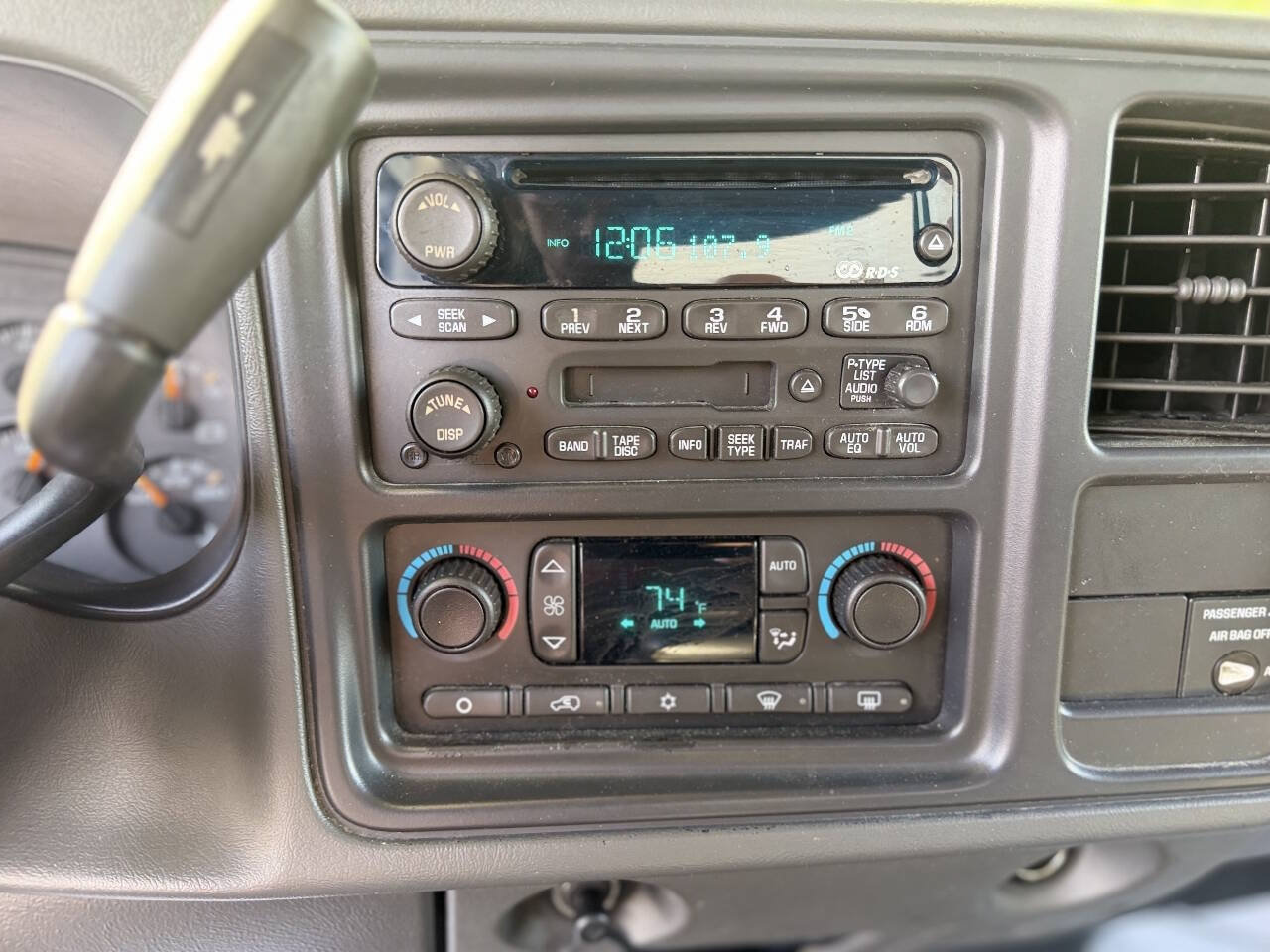 Used 2003 Chevrolet Silverado 1500 LS w/ Off-Road Package AWD/4WD image 15