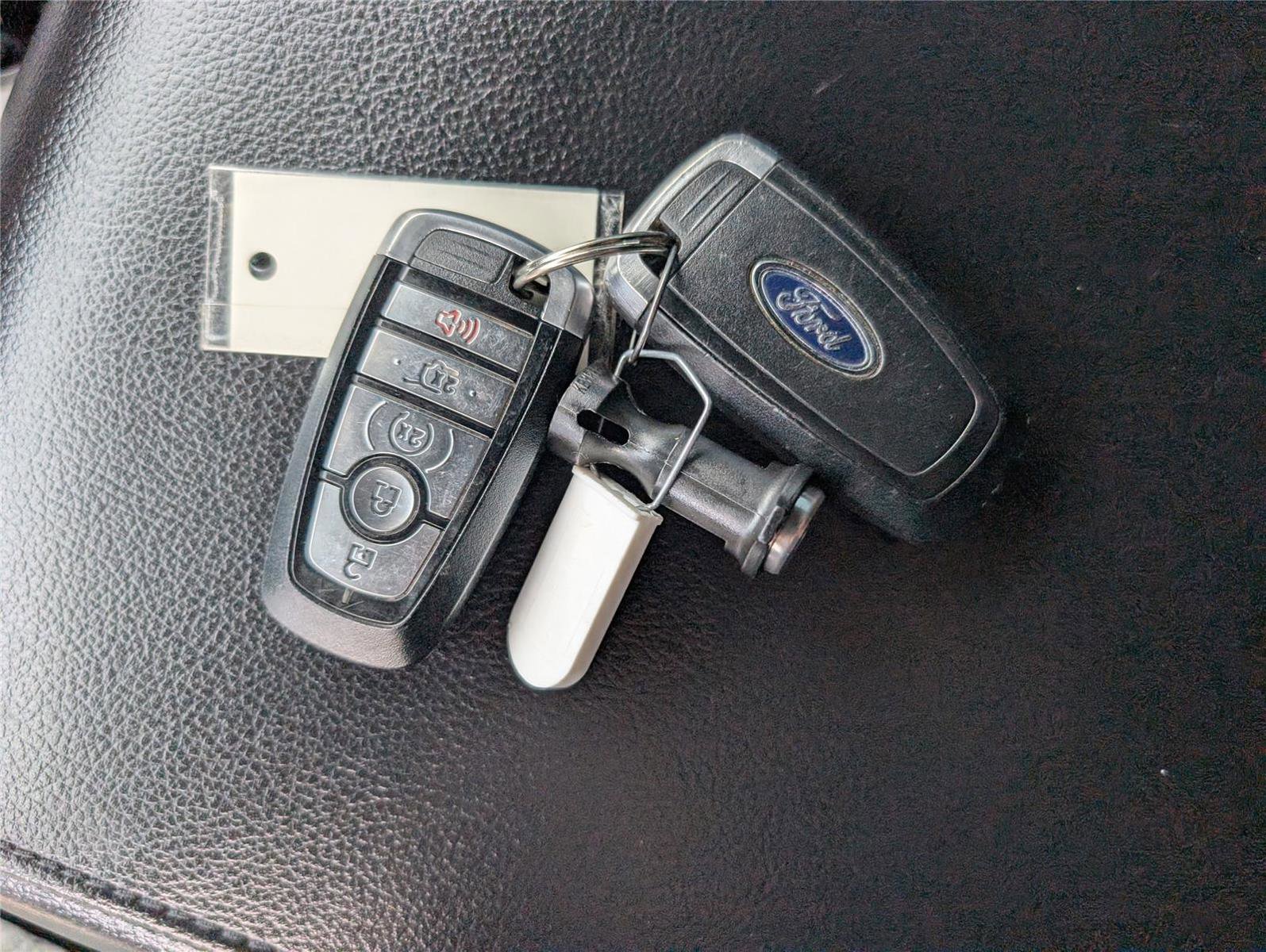 Used 2018 Ford Expedition XLT w/ Equipment Group 202A RWD image 17