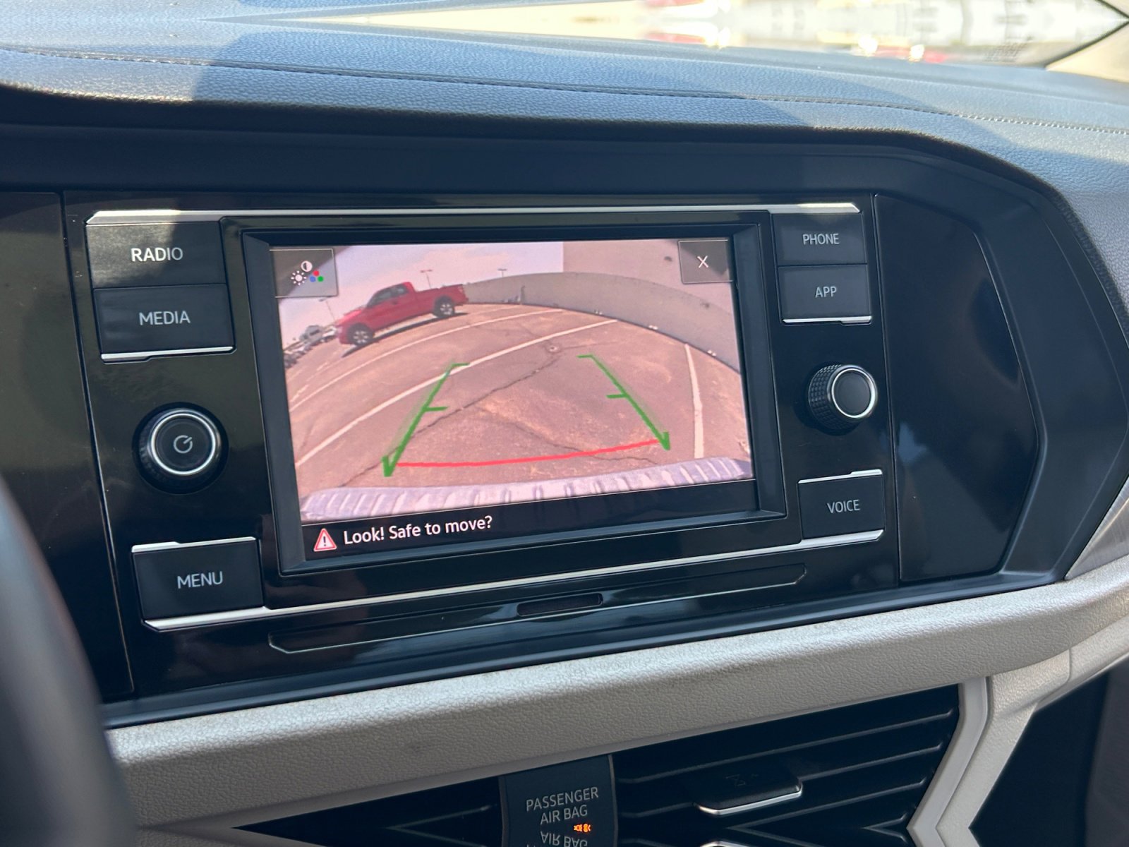 Certified 2024 Volkswagen Jetta SE FWD image 27