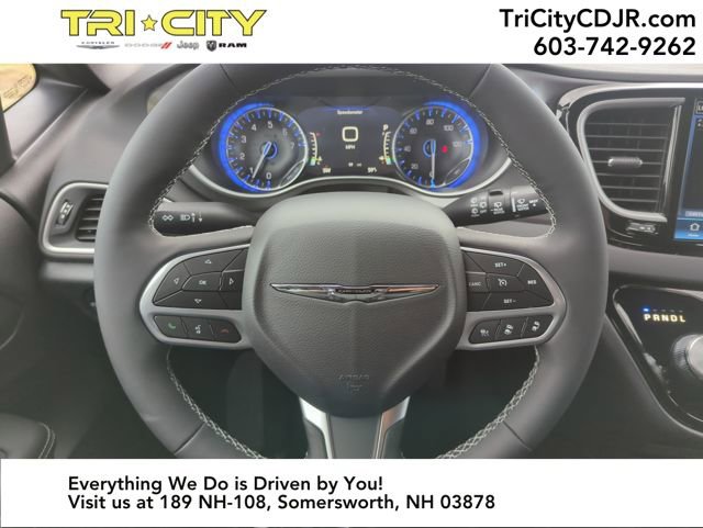 New 2026 Chrysler Voyager LX image 14