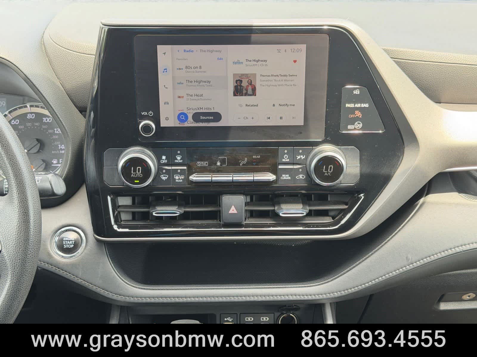 Used 2023 Toyota Highlander L FWD image 21