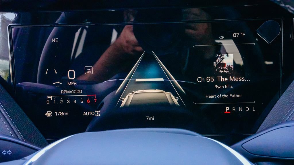 New 2026 GMC Yukon XL Denali w/ Denali Reserve Package image 21