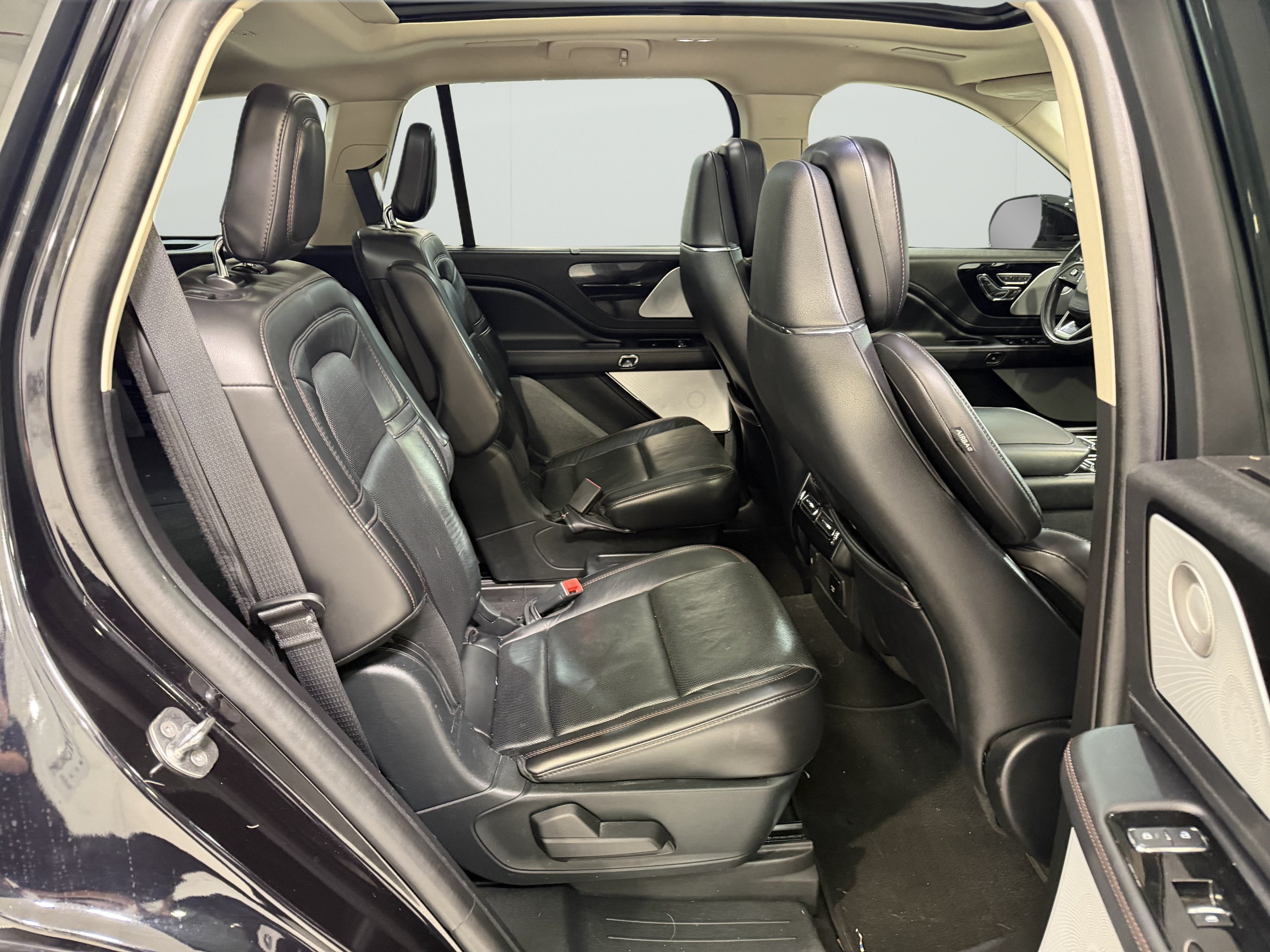 Used 2021 Lincoln Aviator Grand Touring w/ Equipment Group 302A AWD/4WD image 11