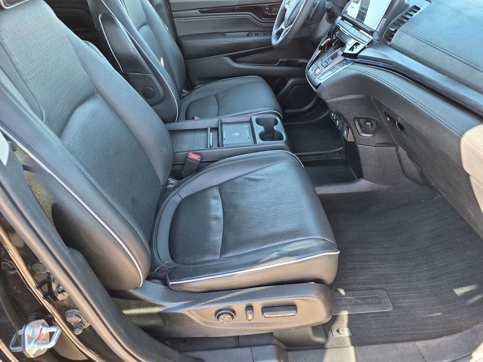 Certified 2025 Honda Odyssey Elite image 22