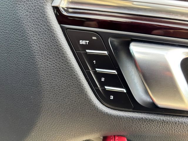 Used 2022 Porsche Macan image 38