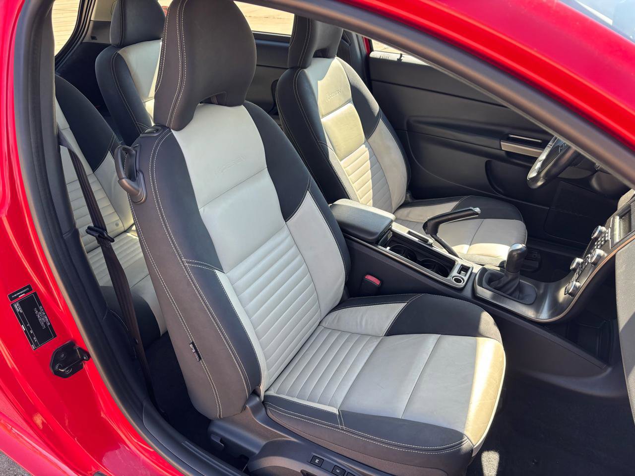 Used 2011 Volvo C30 T5 R-Design image 8