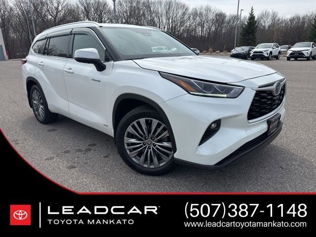 Used 2021 Toyota Highlander Platinum image 1
