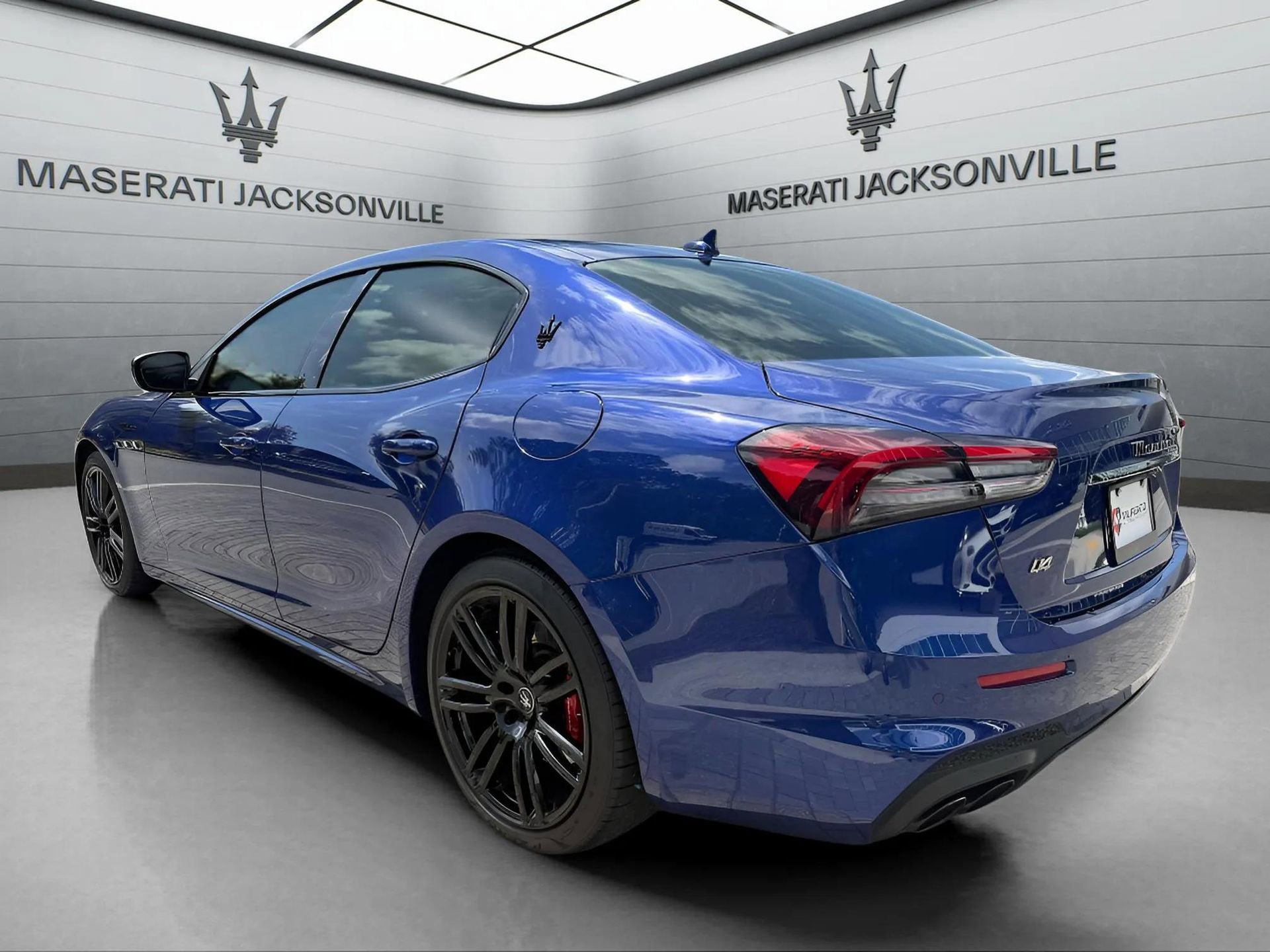 Certified 2023 Maserati Ghibli Modena Q4 AWD/4WD image 13