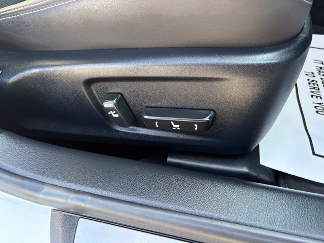 Used 2018 Lexus IS 300 w/ Comfort Package RWD image 31