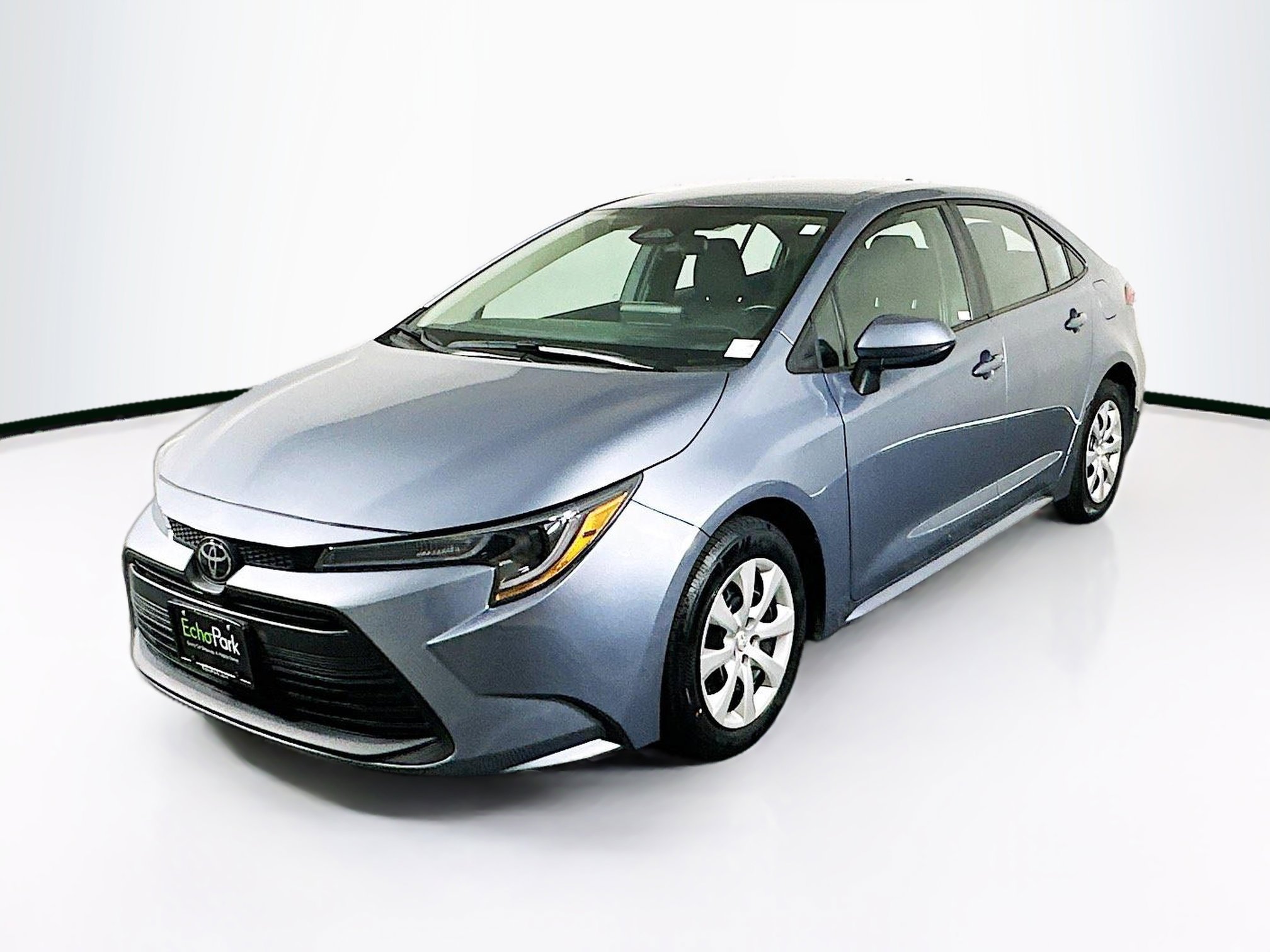 Used 2024 Toyota Corolla LE image 3