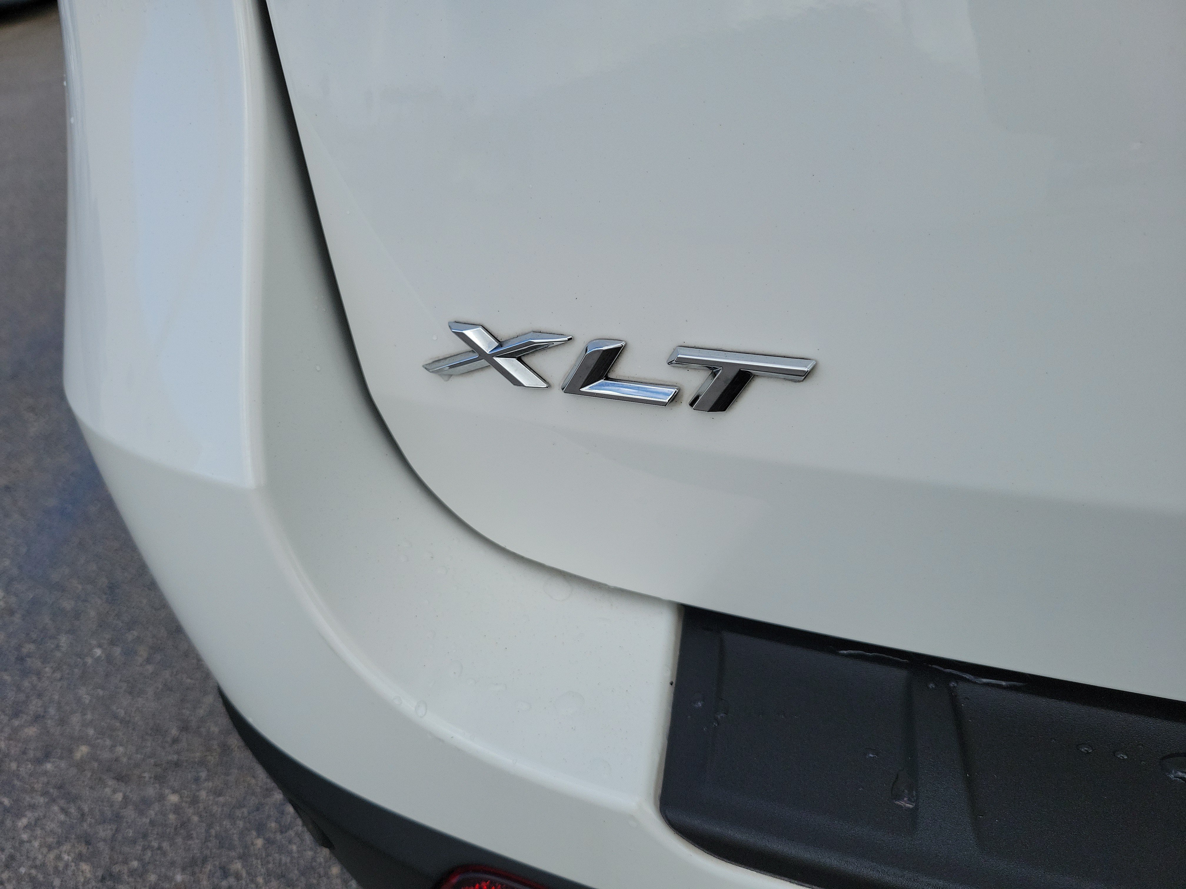 Used 2024 Ford Explorer XLT RWD image 31