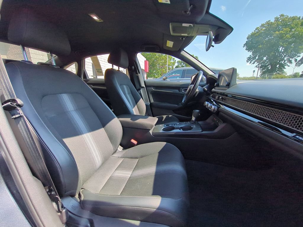 Used 2025 Honda Civic Sport image 30