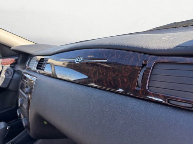 Used 2015 Chevrolet Impala LT w/ LT Sunroof Package image 20