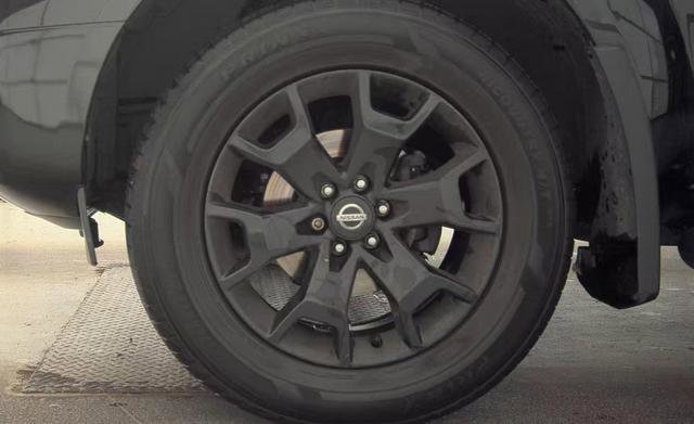 Used 2021 Nissan Frontier SV w/ Midnight Edition Floor Mats image 6