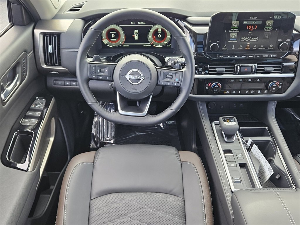 New 2025 Nissan Pathfinder Platinum image 5