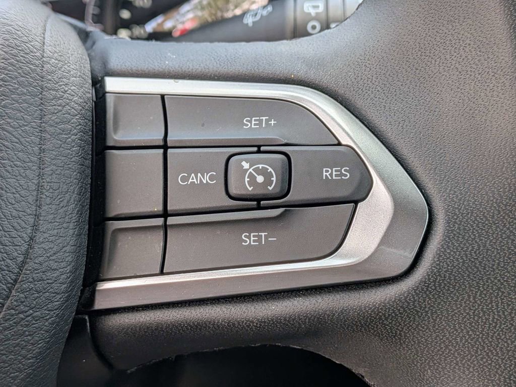 Used 2024 Jeep Compass Latitude image 26